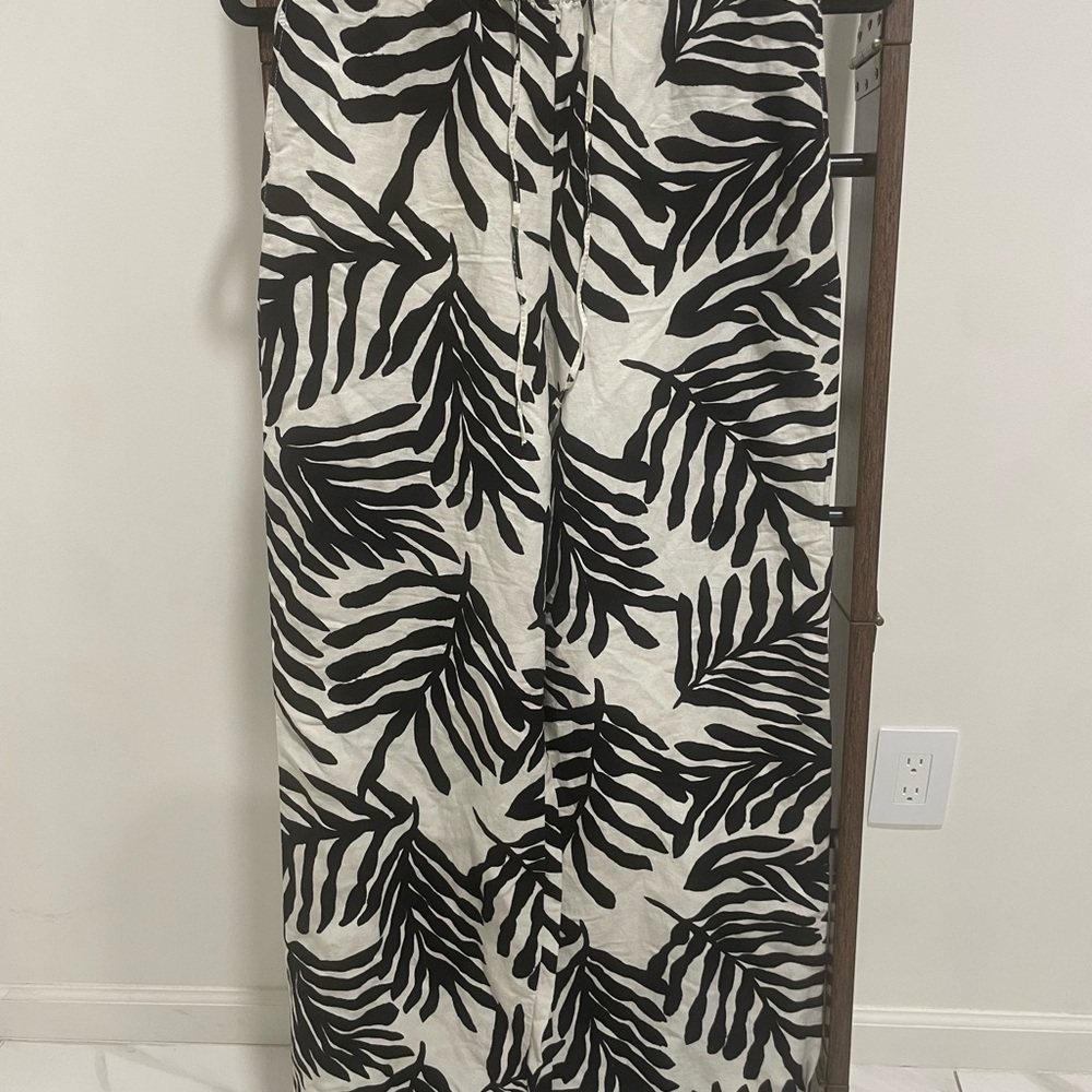 H&M Black and White Leaf Print Straight Leg Pants
